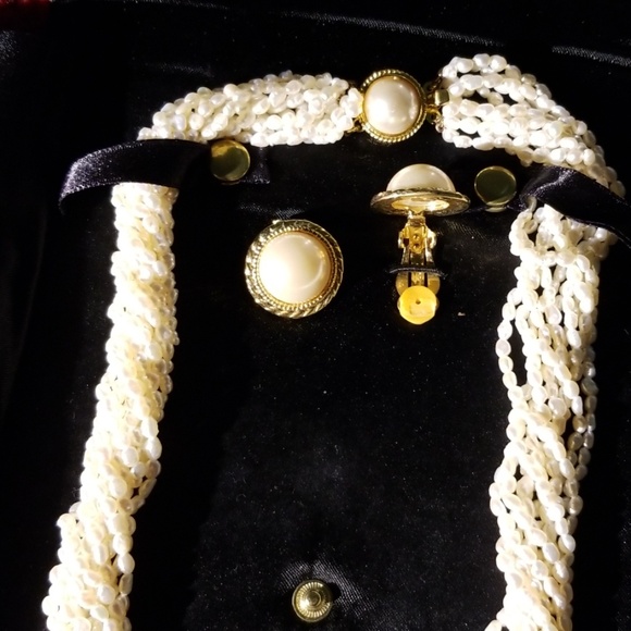 Andre Piasso Freshwater Pearl Set 